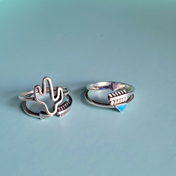 🤍3/$30 Stackable Cactus Ring Set - Picture 4 of 4